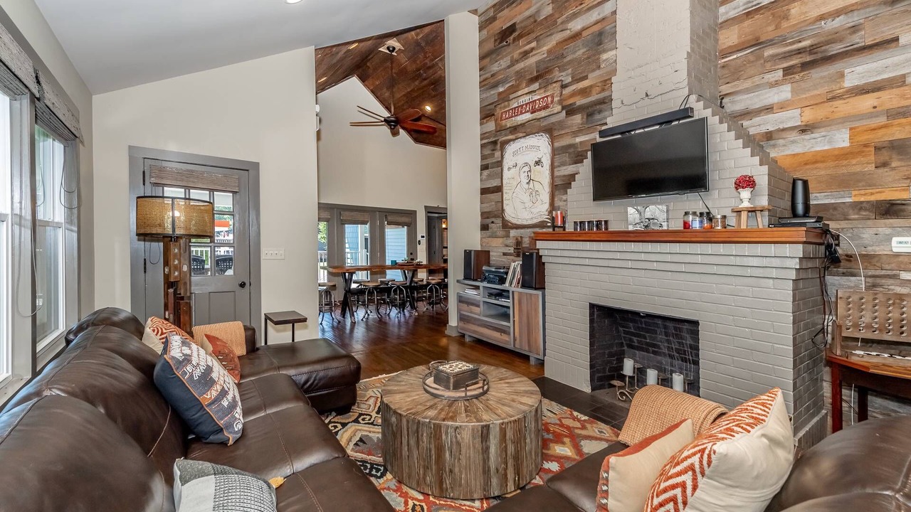 Photo of Livingroom in Tallassee