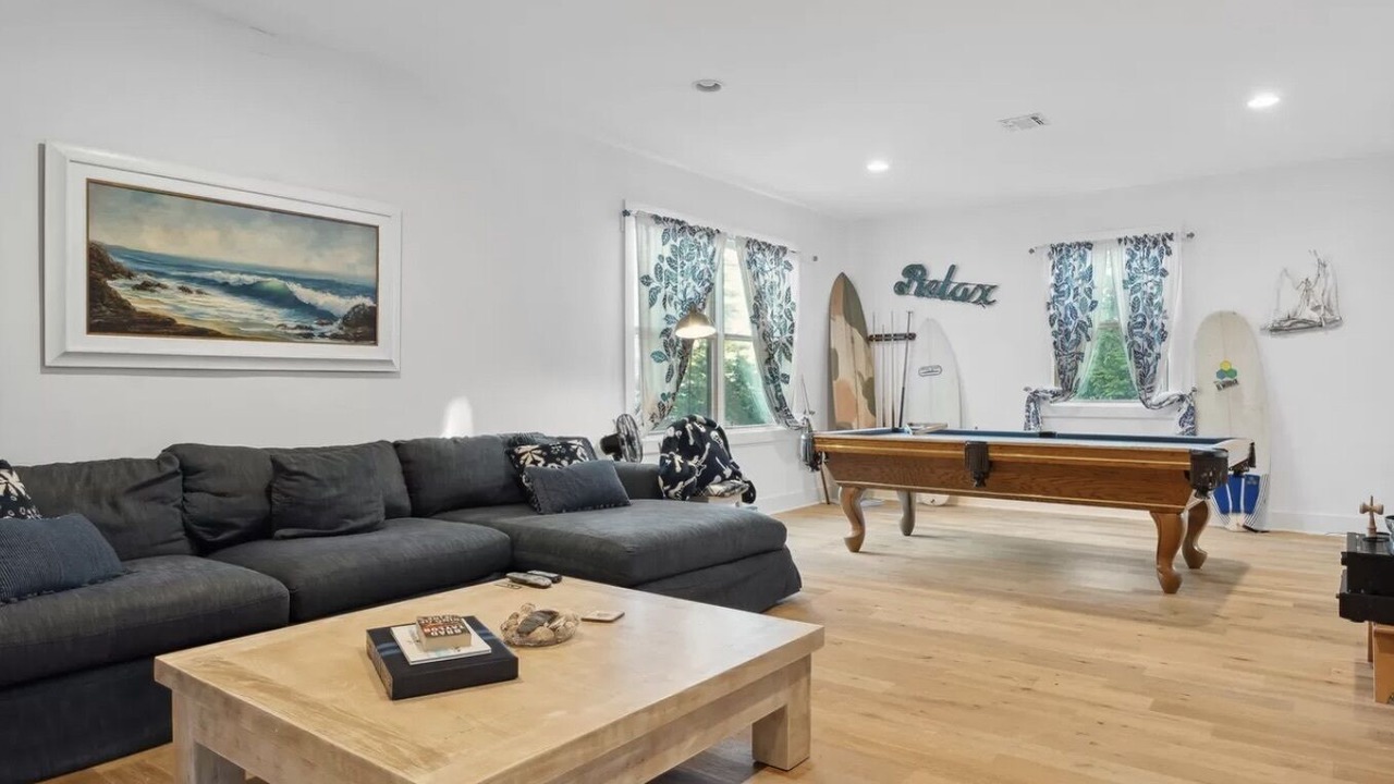 Photo of Livingroom in Center Moriches