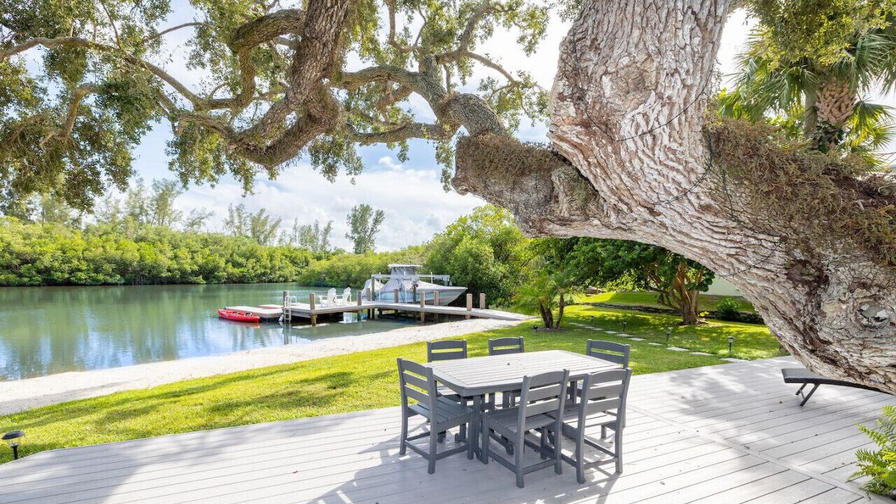 Photo of Others in Orchid Isle Estates
