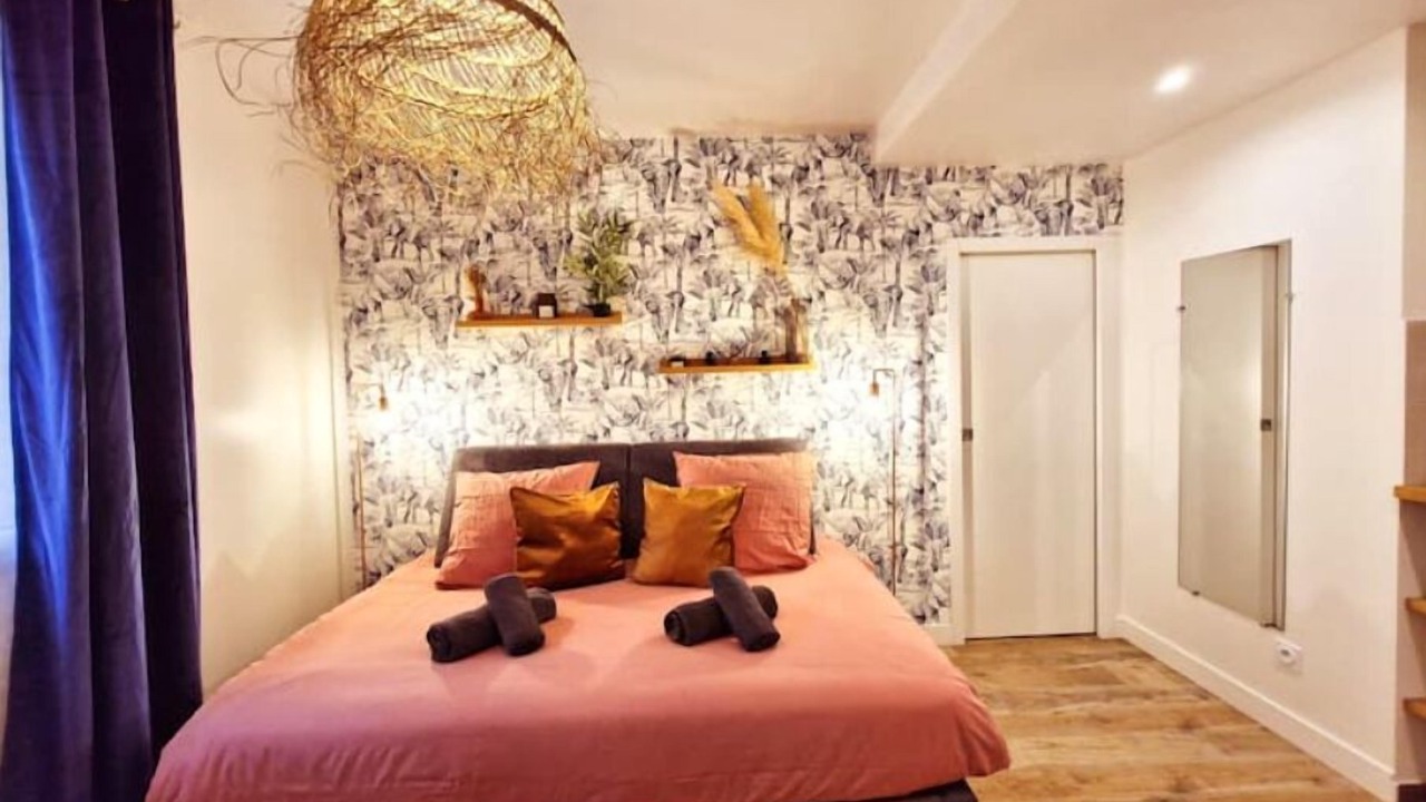 Photo of Bedroom in Clichy