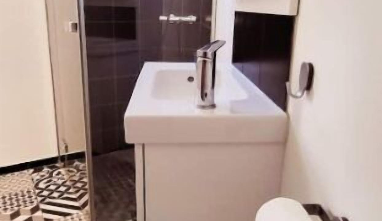 Photo of Bathroom in Clichy