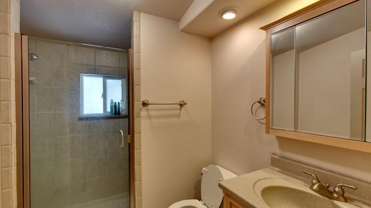 Photo of Bathroom in Country Club Estates