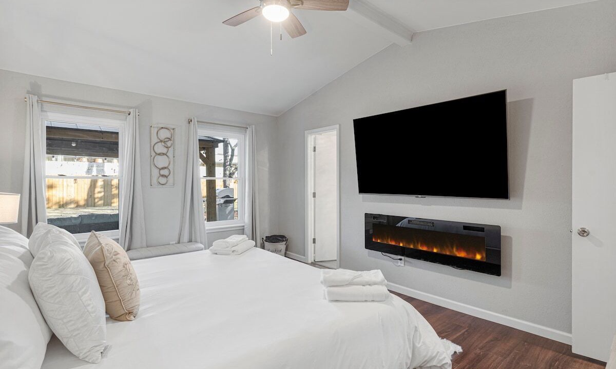 Photo of Bedroom in Broken Arrow