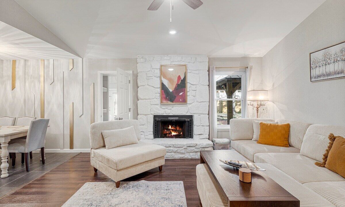 Photo of Livingroom in Broken Arrow