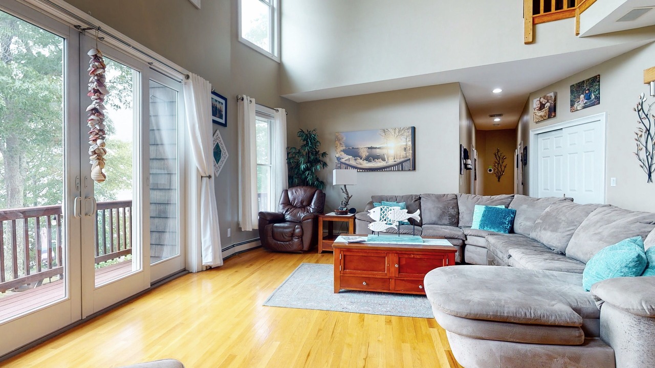 Photo of Livingroom in Kenyon