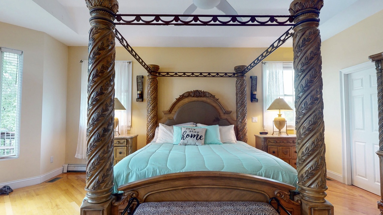 Photo of Bedroom in Kenyon