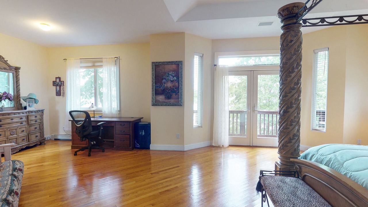 Photo of Bedroom in Kenyon