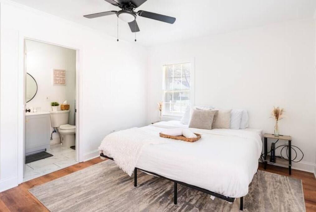 Photo of Bedroom in Forest Park