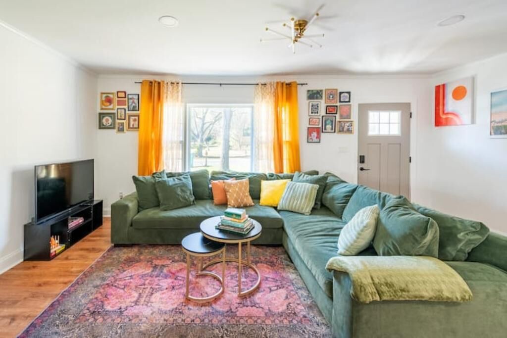 Photo of Livingroom in Forest Park