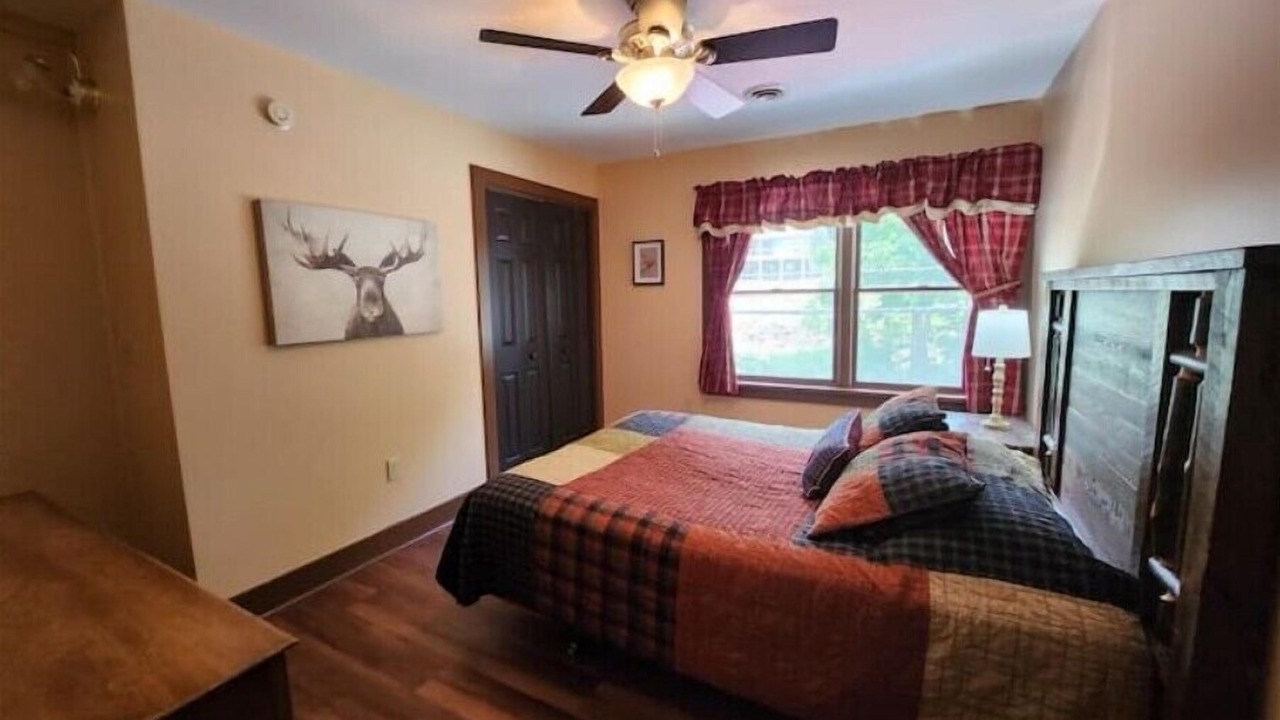 Photo of Bedroom in Lake George
