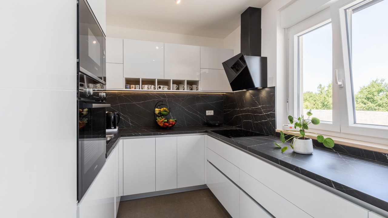 Photo of Kitchen in Tar