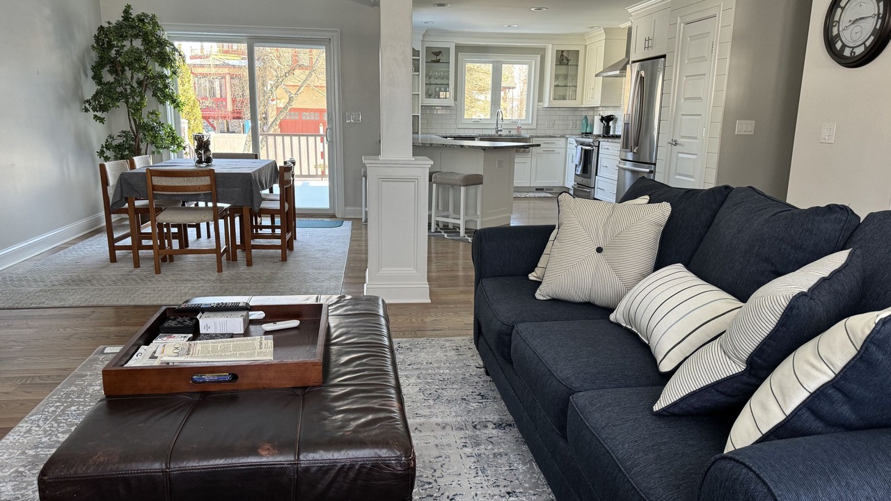 Photo of Livingroom in Saratoga Springs