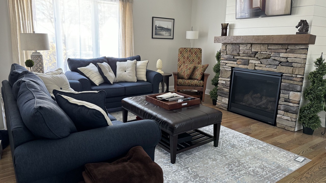 Photo of Livingroom in Saratoga Springs