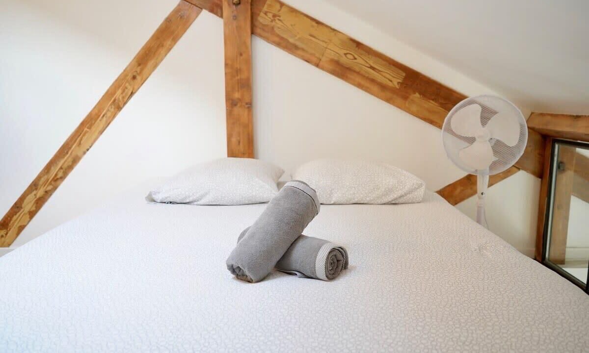 Photo of Bedroom in 9th Arrondissement