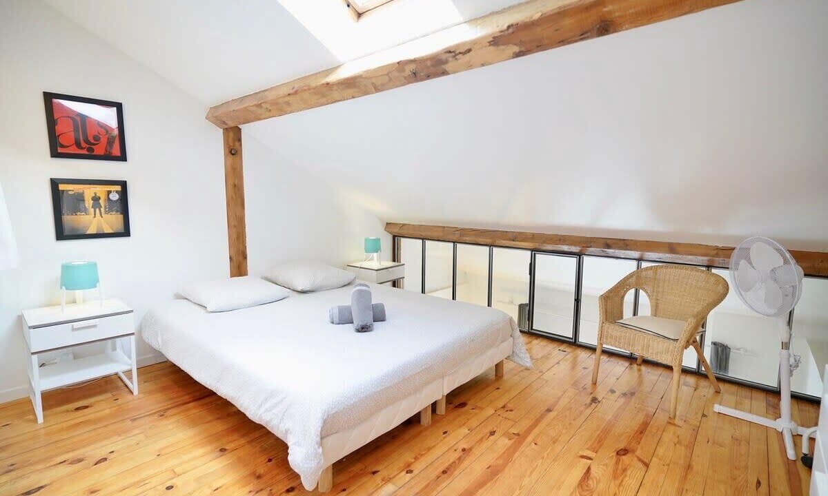 Photo of Bedroom in 9th Arrondissement