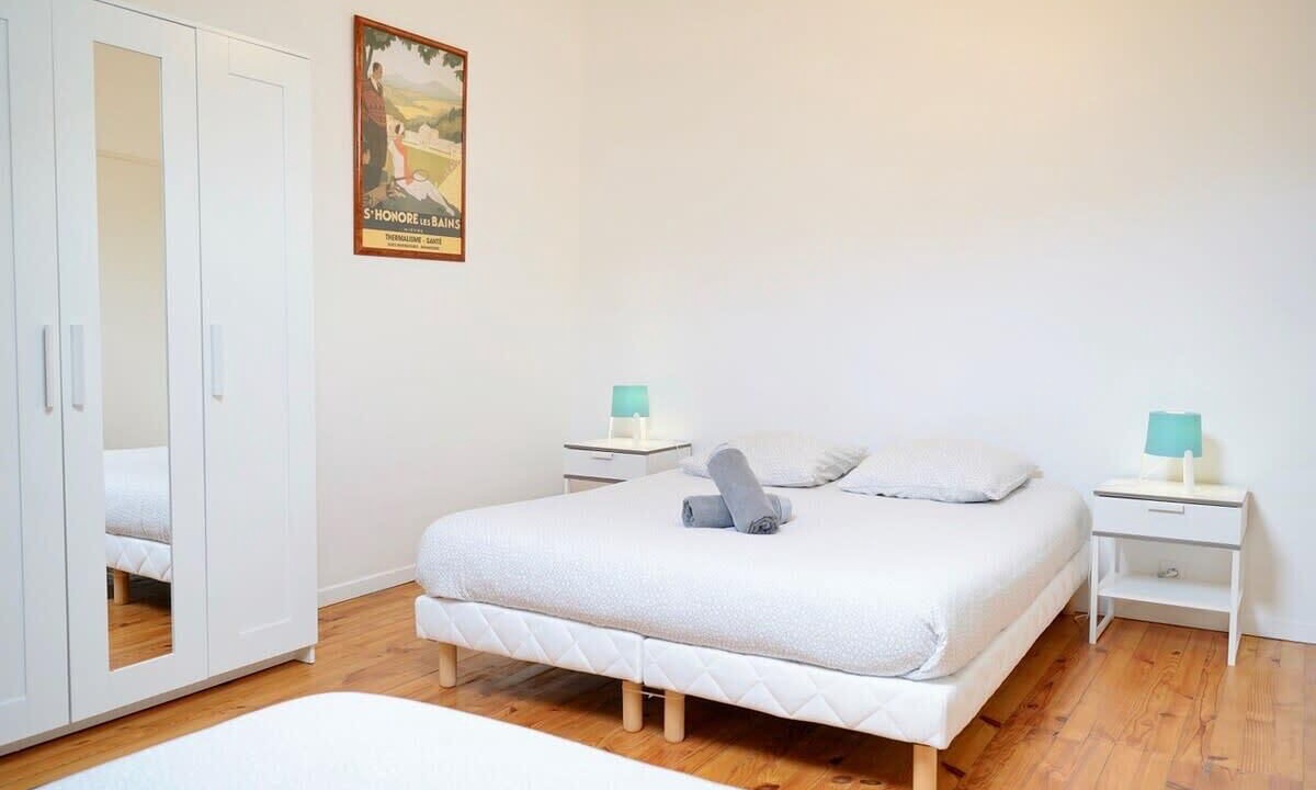 Photo of Bedroom in 9th Arrondissement