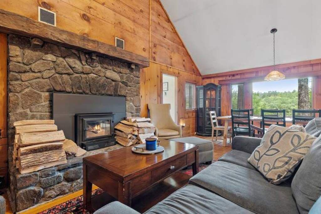 Photo of Livingroom in New Hampton