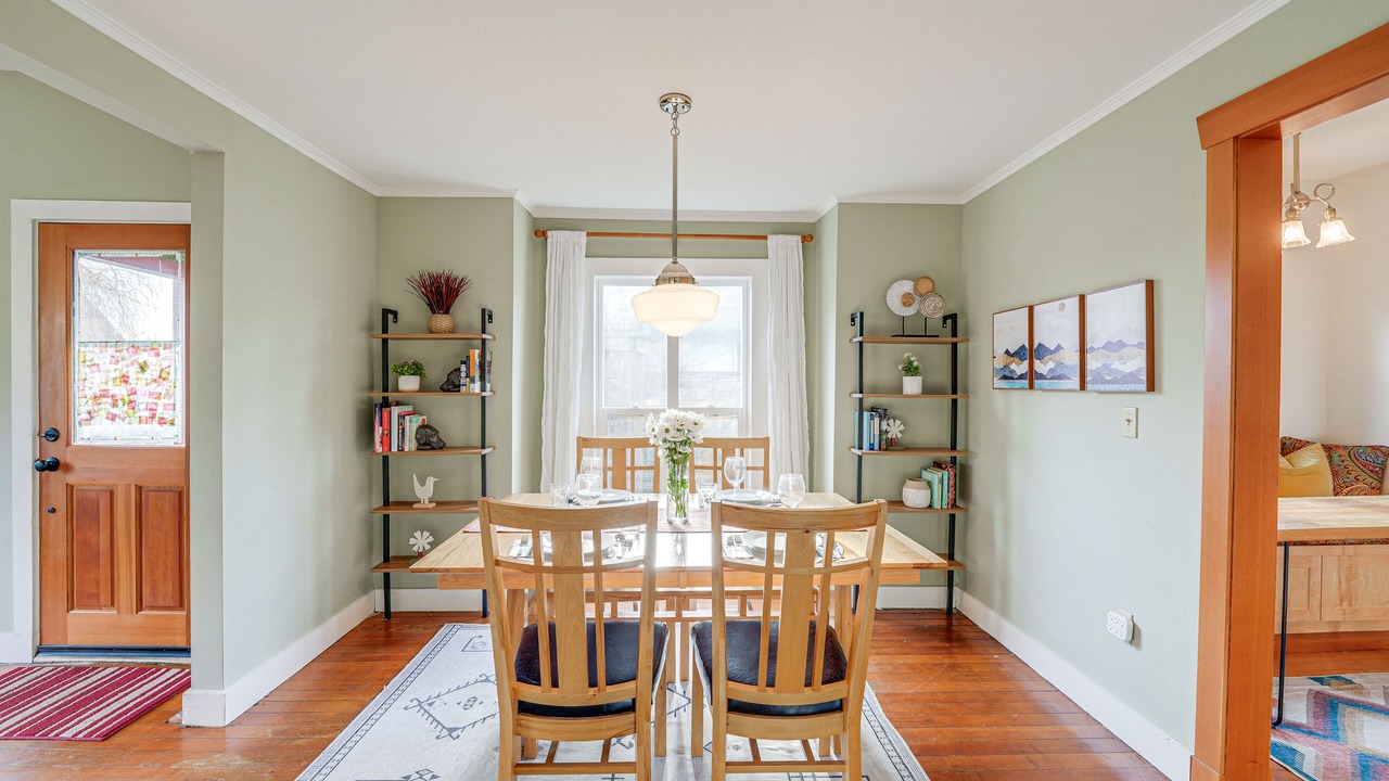 Photo of Others in Columbia