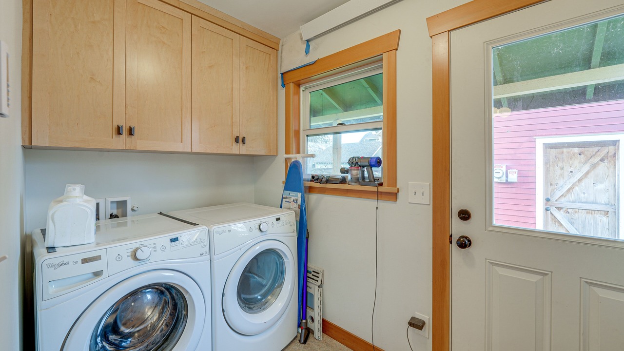 Photo of Others in Columbia