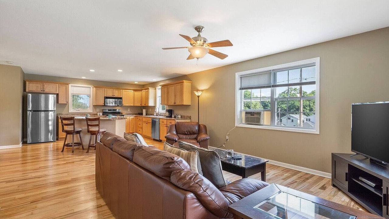 Photo of Livingroom in Oswego