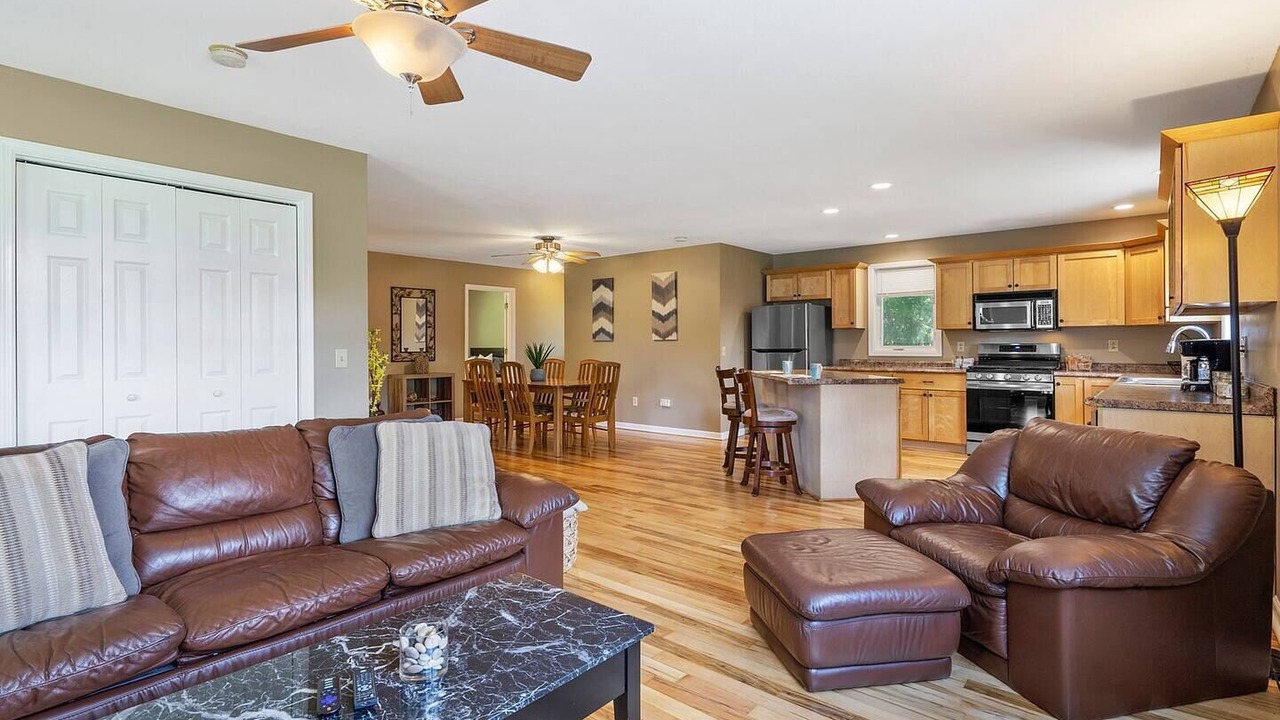 Photo of Livingroom in Oswego