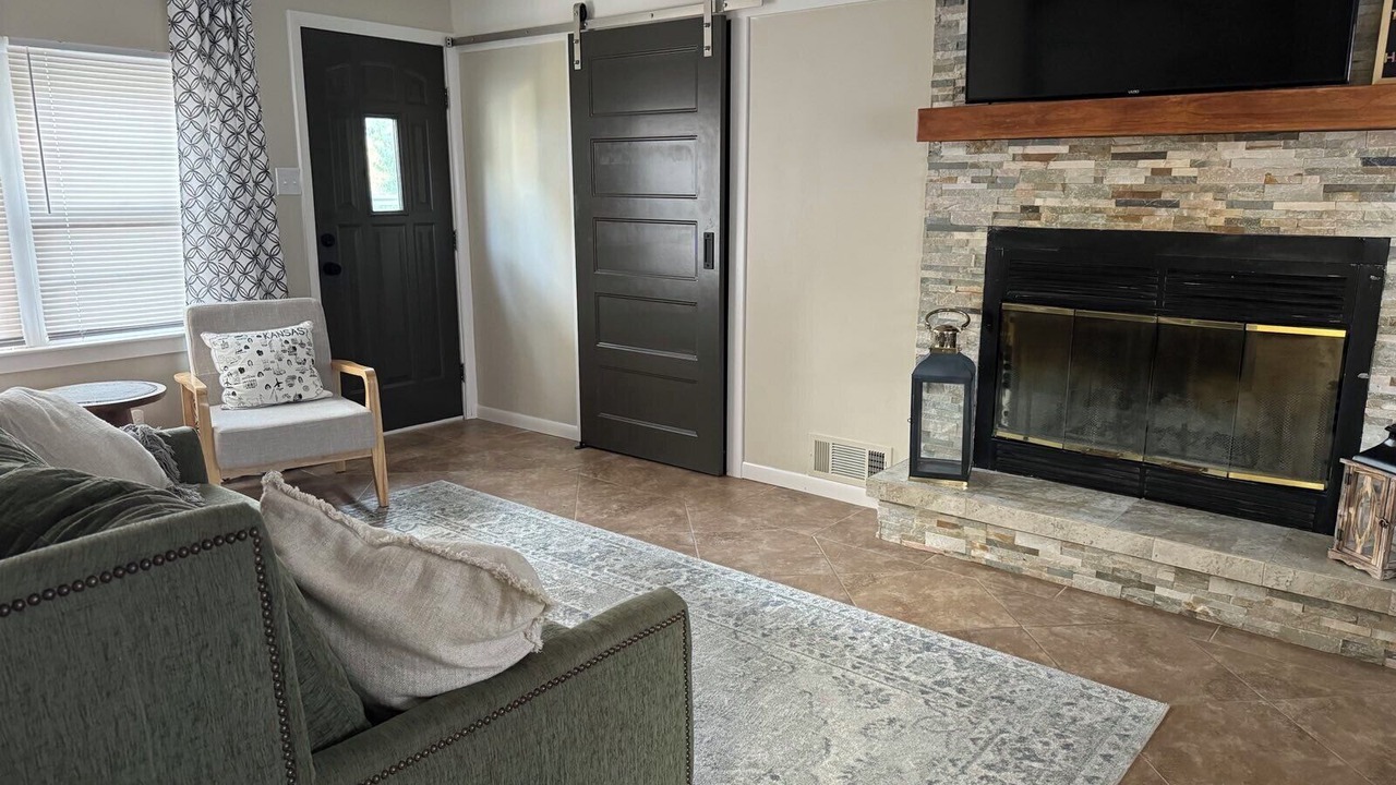Photo of Livingroom in Topeka