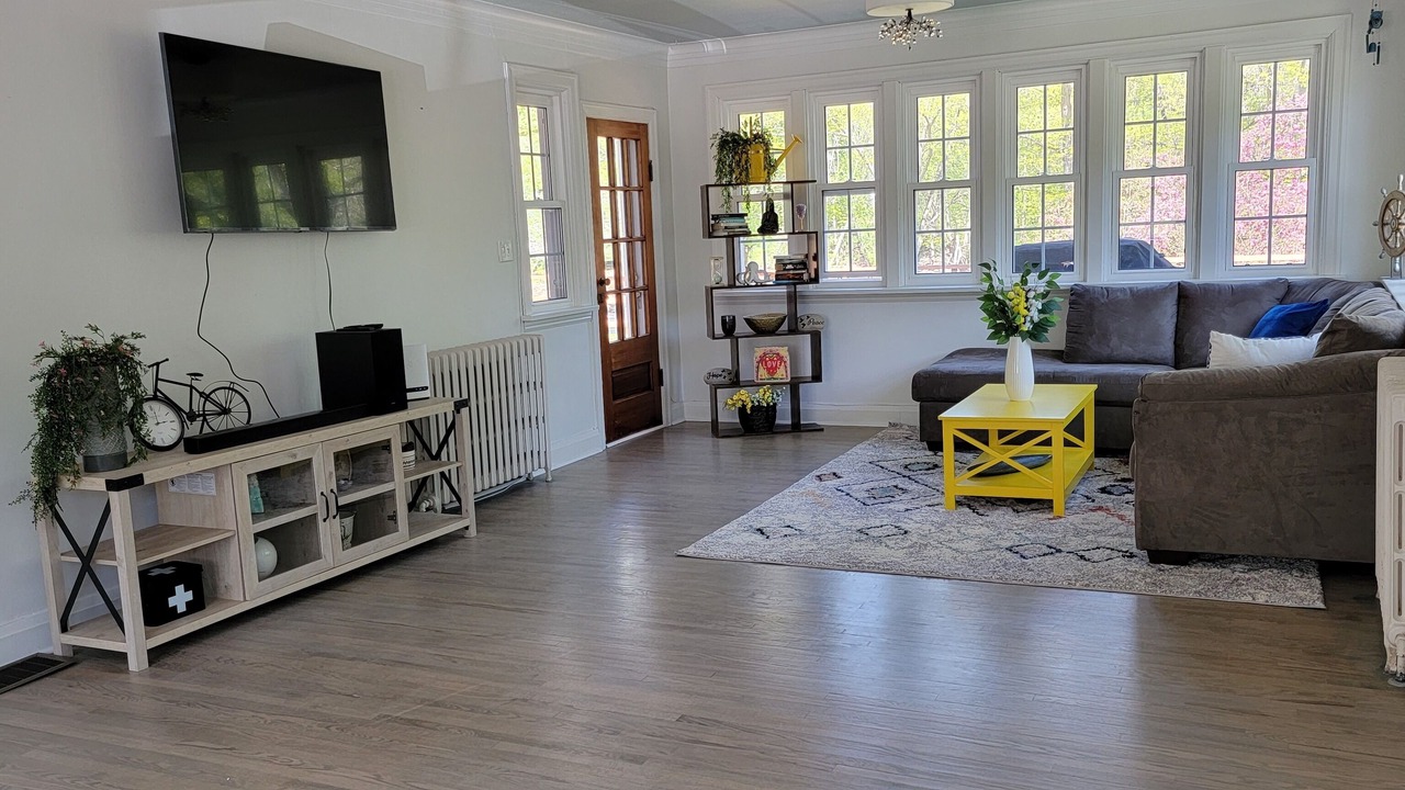Photo of Livingroom in Bancroft