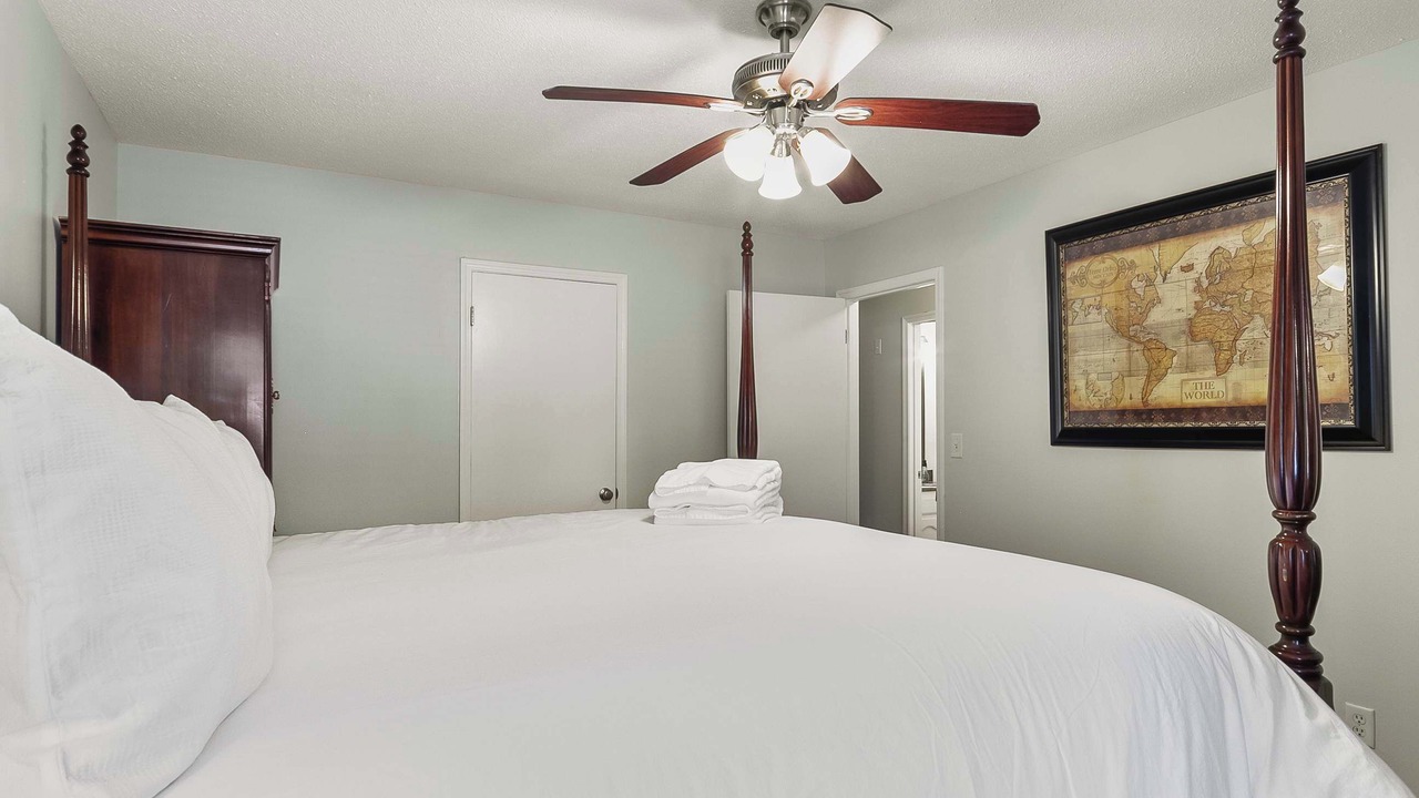Photo of Bedroom in Northport