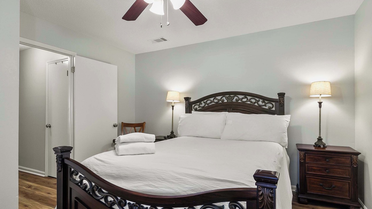 Photo of Bedroom in Northport
