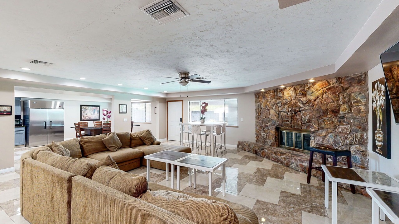 Photo of Livingroom in Silverado Ranch