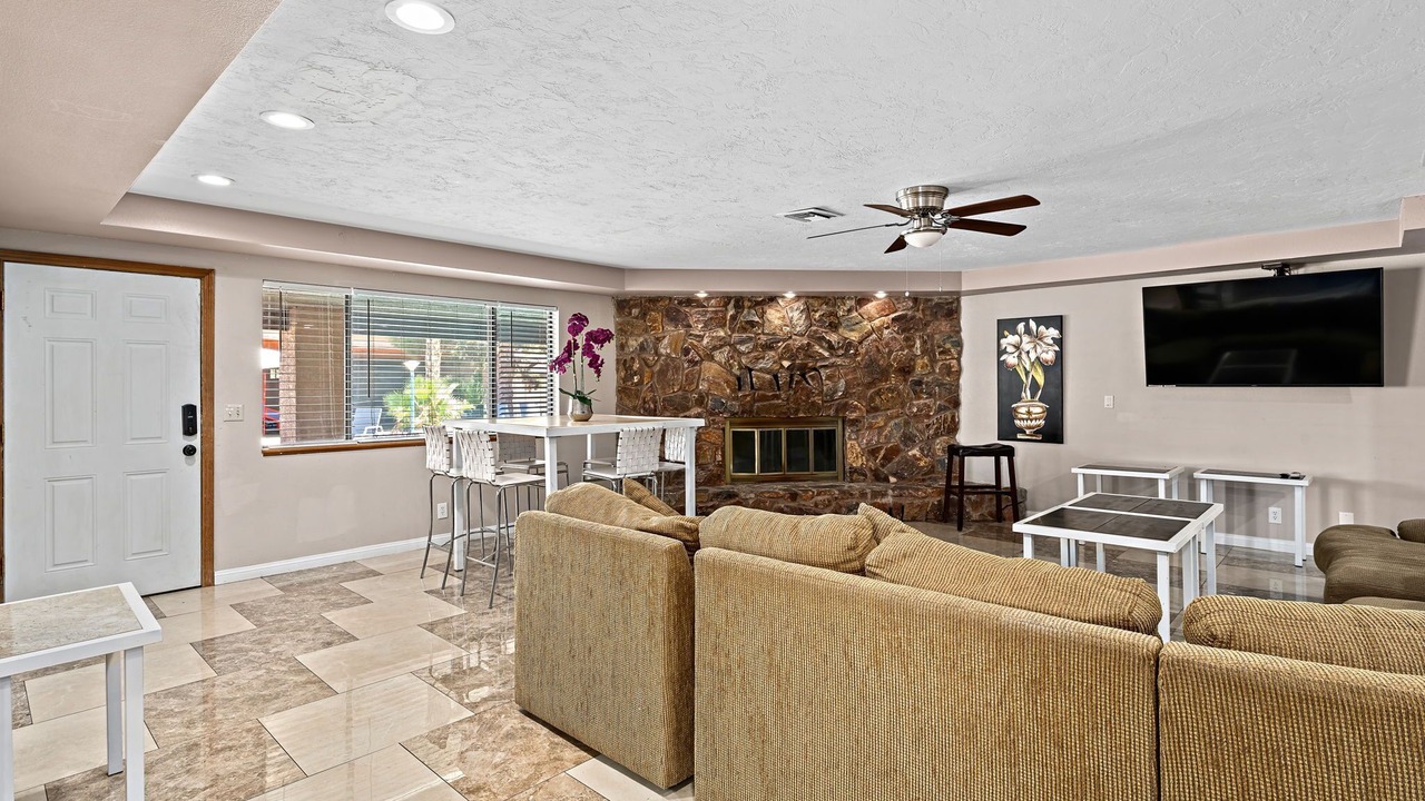 Photo of Livingroom in Silverado Ranch