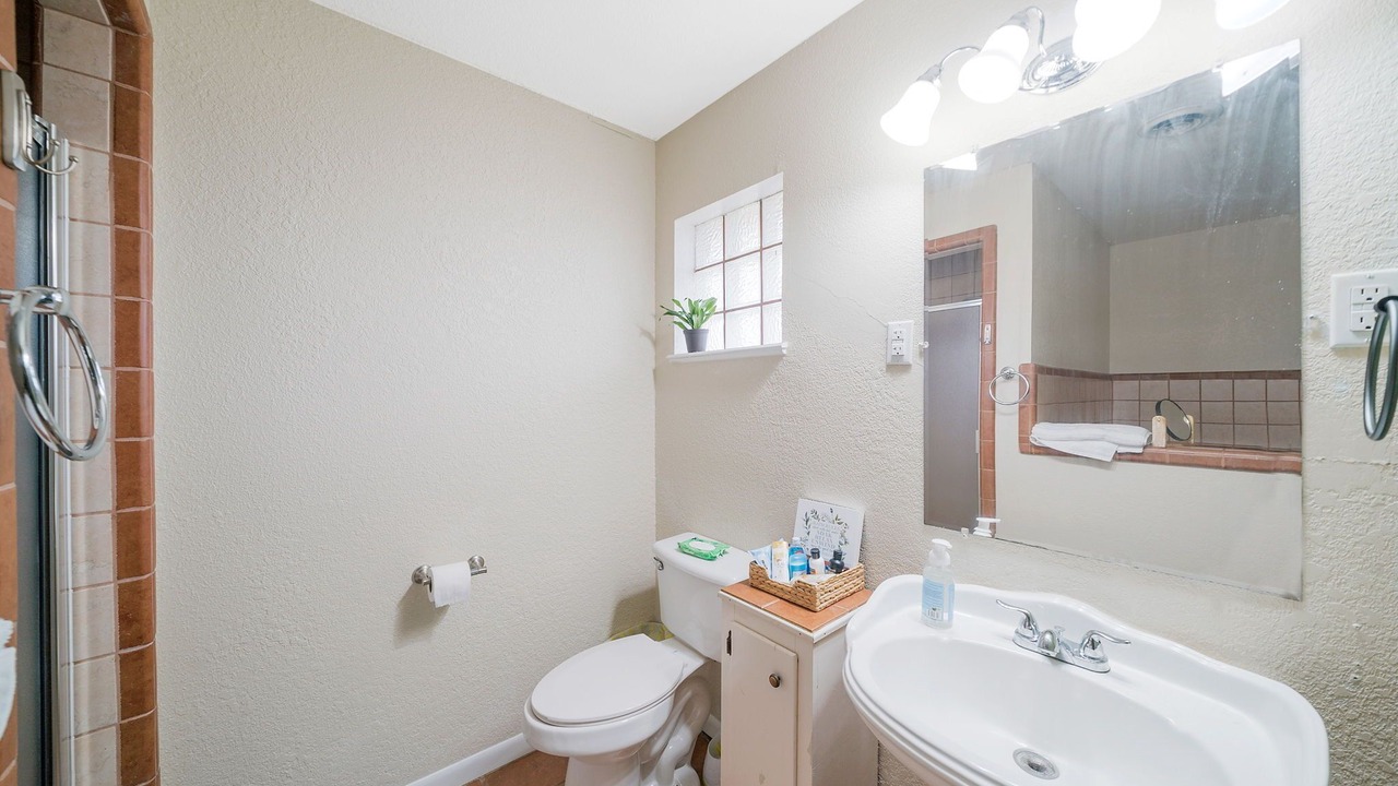 Photo of Bathroom in Jourdanton