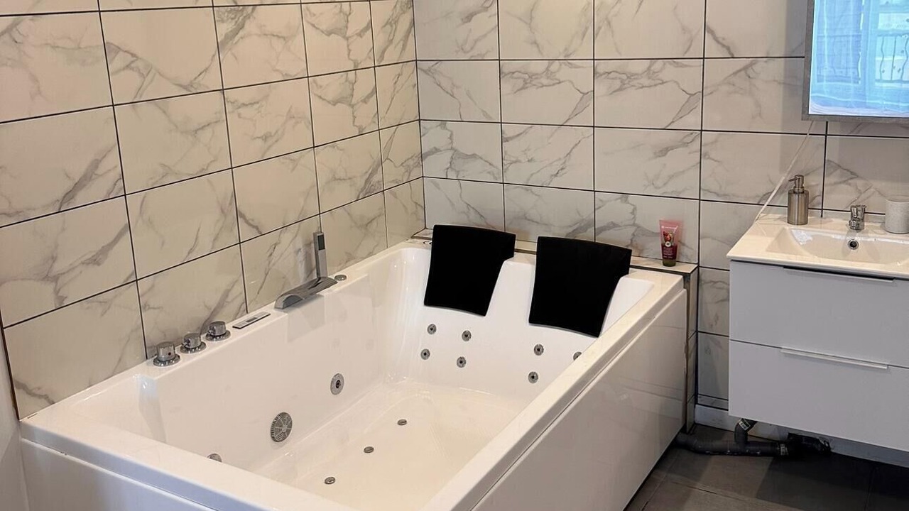 Photo of Bathroom in Monthyon