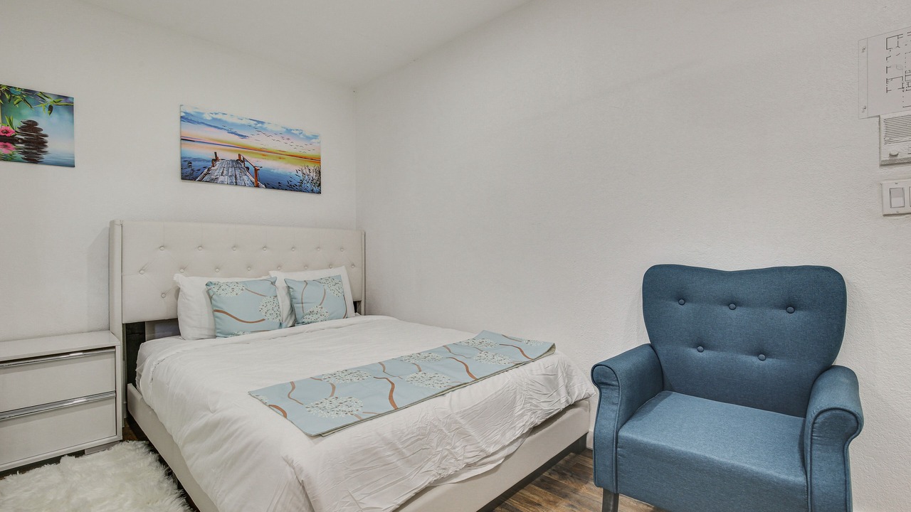 Photo of Bedroom in Coral Springs
