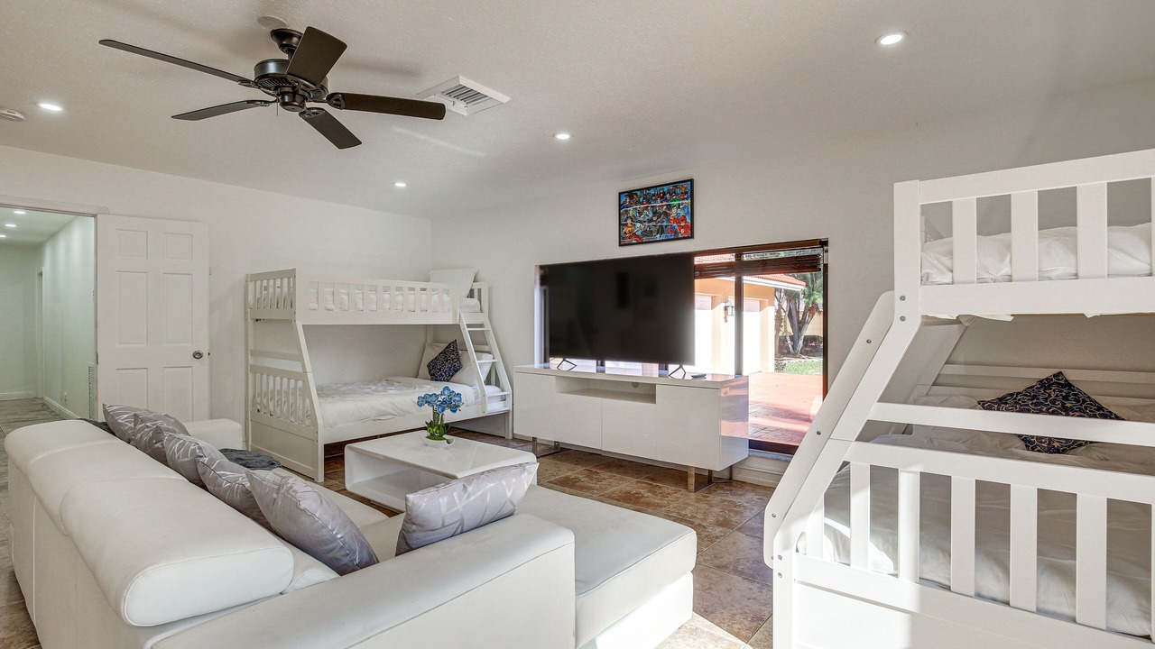 Photo of Bedroom in Coral Springs