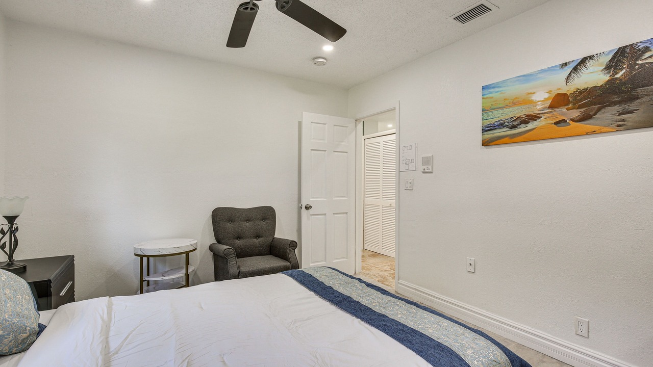 Photo of Bedroom in Coral Springs
