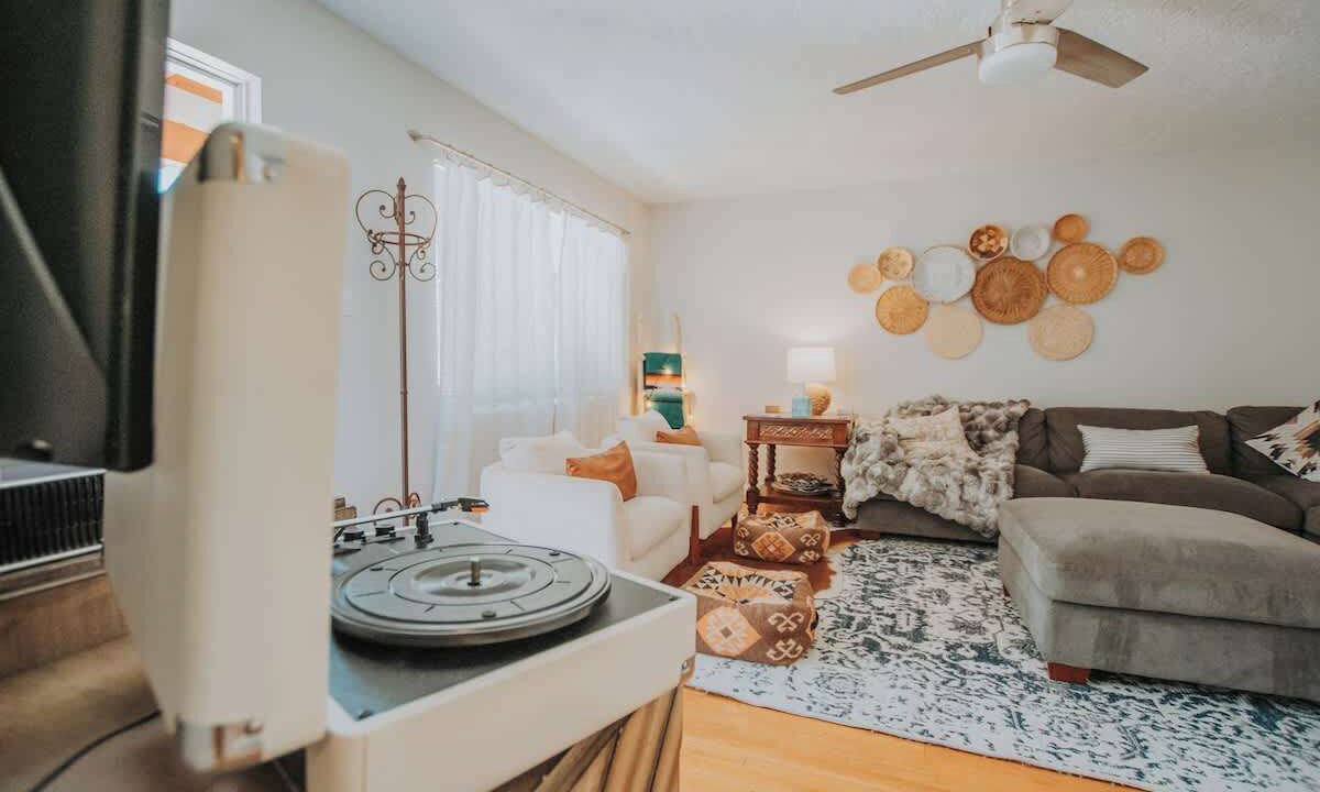Photo of Livingroom in Pat Hurley