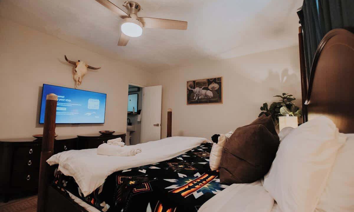 Photo of Bedroom in Pat Hurley