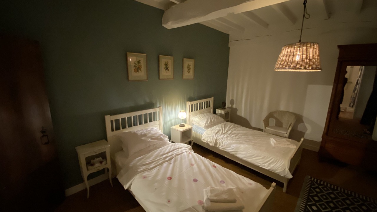 Photo of Others in Sarron