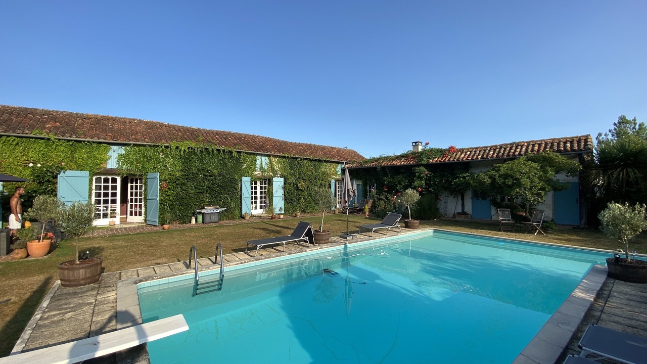 Photo of Others in Sarron