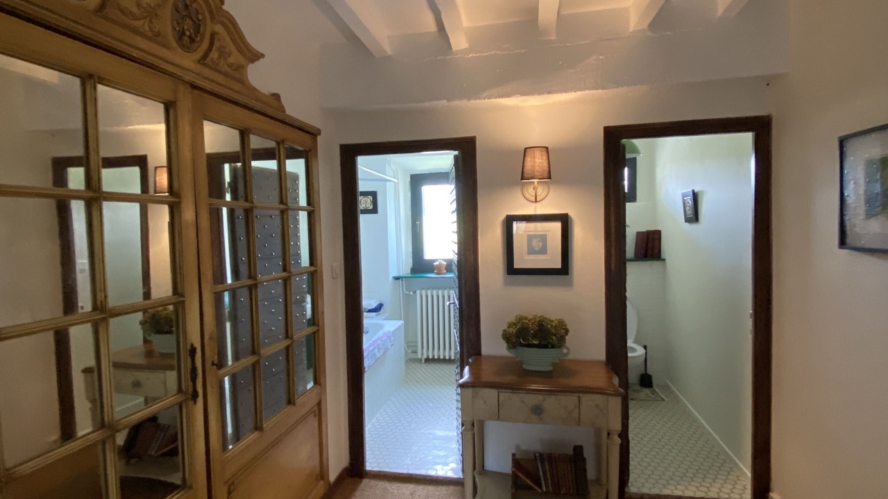 Photo of Others in Sarron