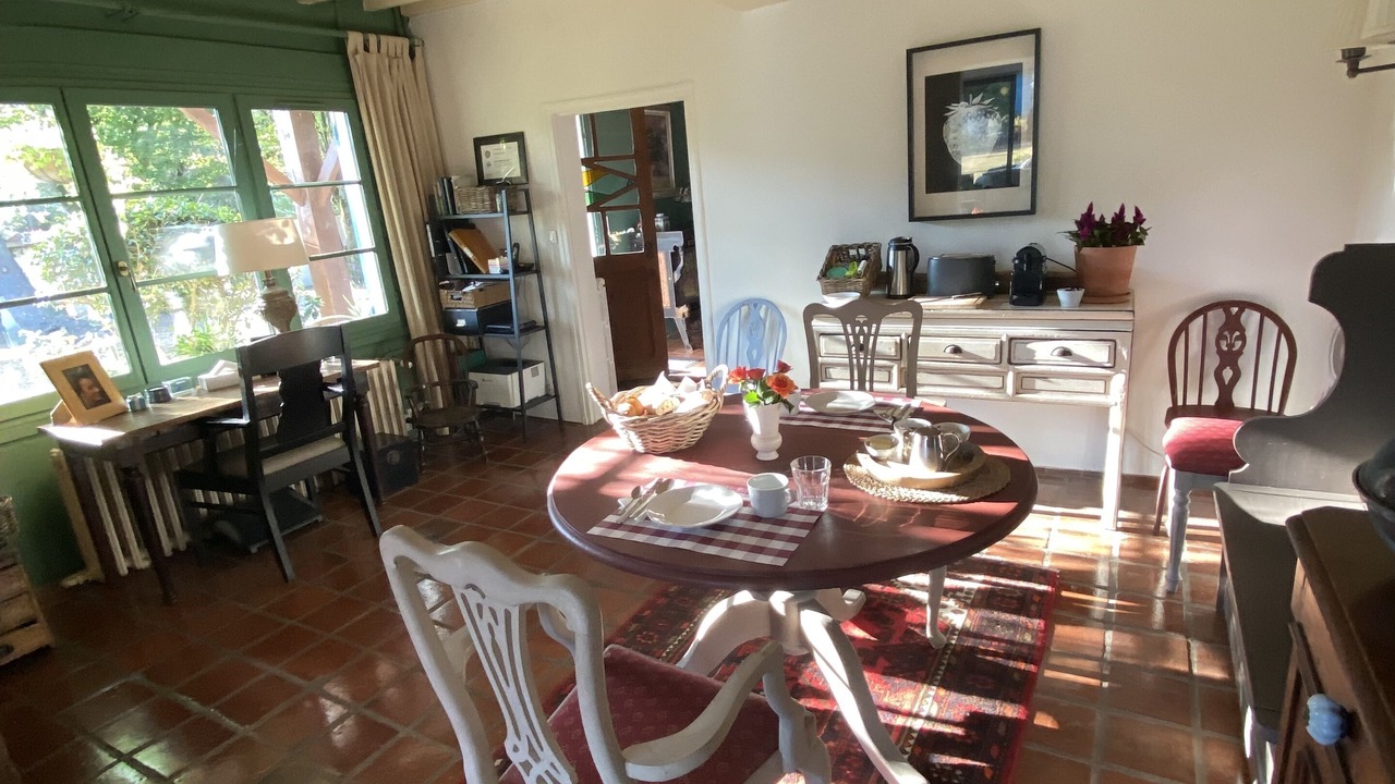 Photo of Others in Sarron