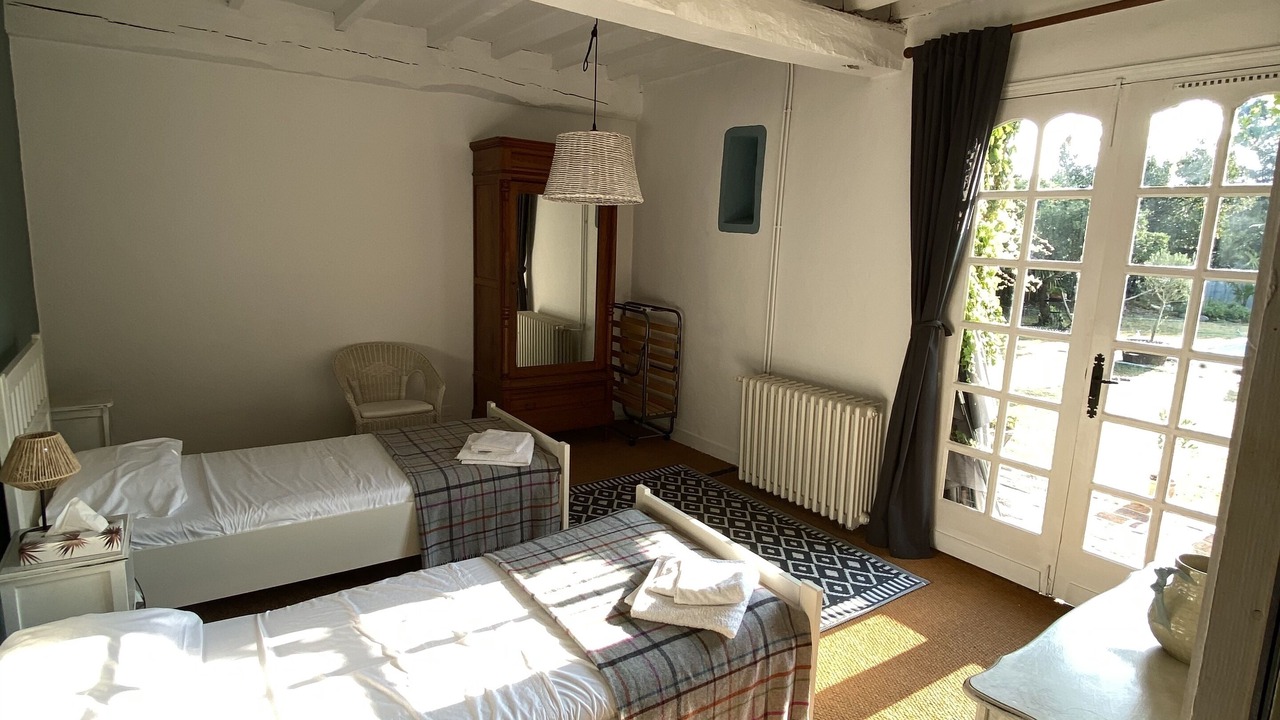 Photo of Others in Sarron