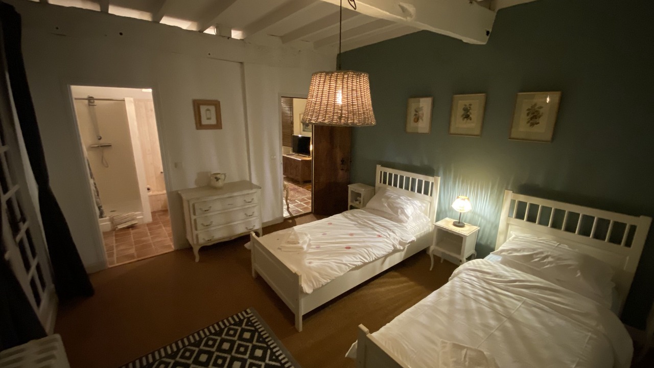 Photo of Others in Sarron