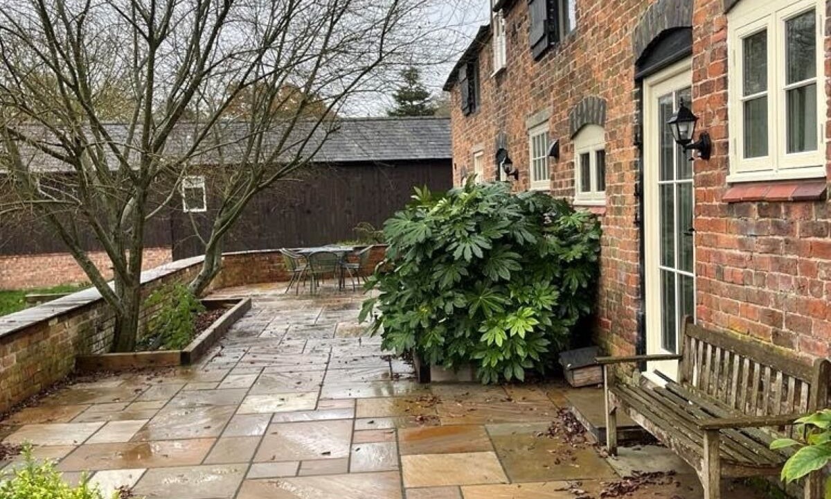 Photo of Patio Balcony in Malpas