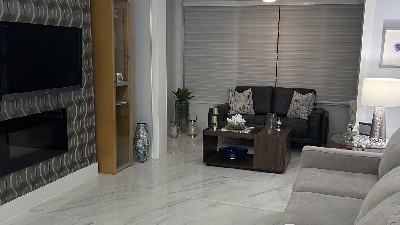 Photo of Livingroom in Sunrise