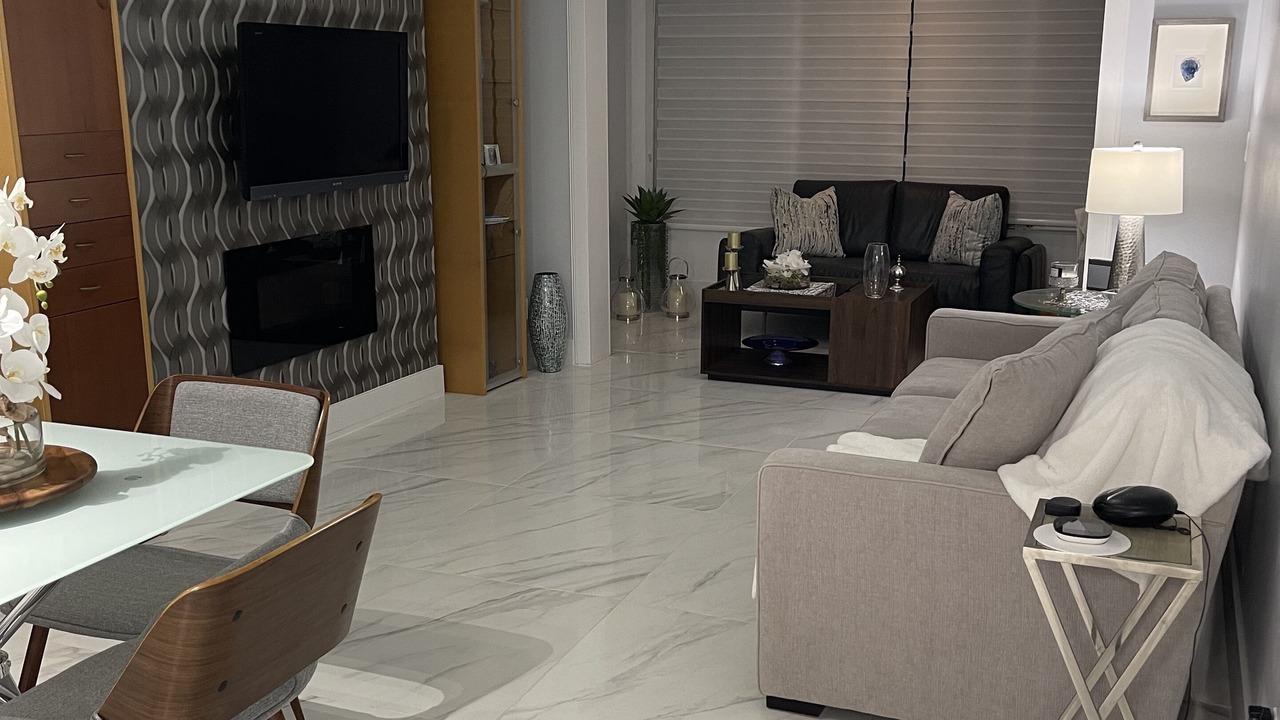Photo of Livingroom in Sunrise