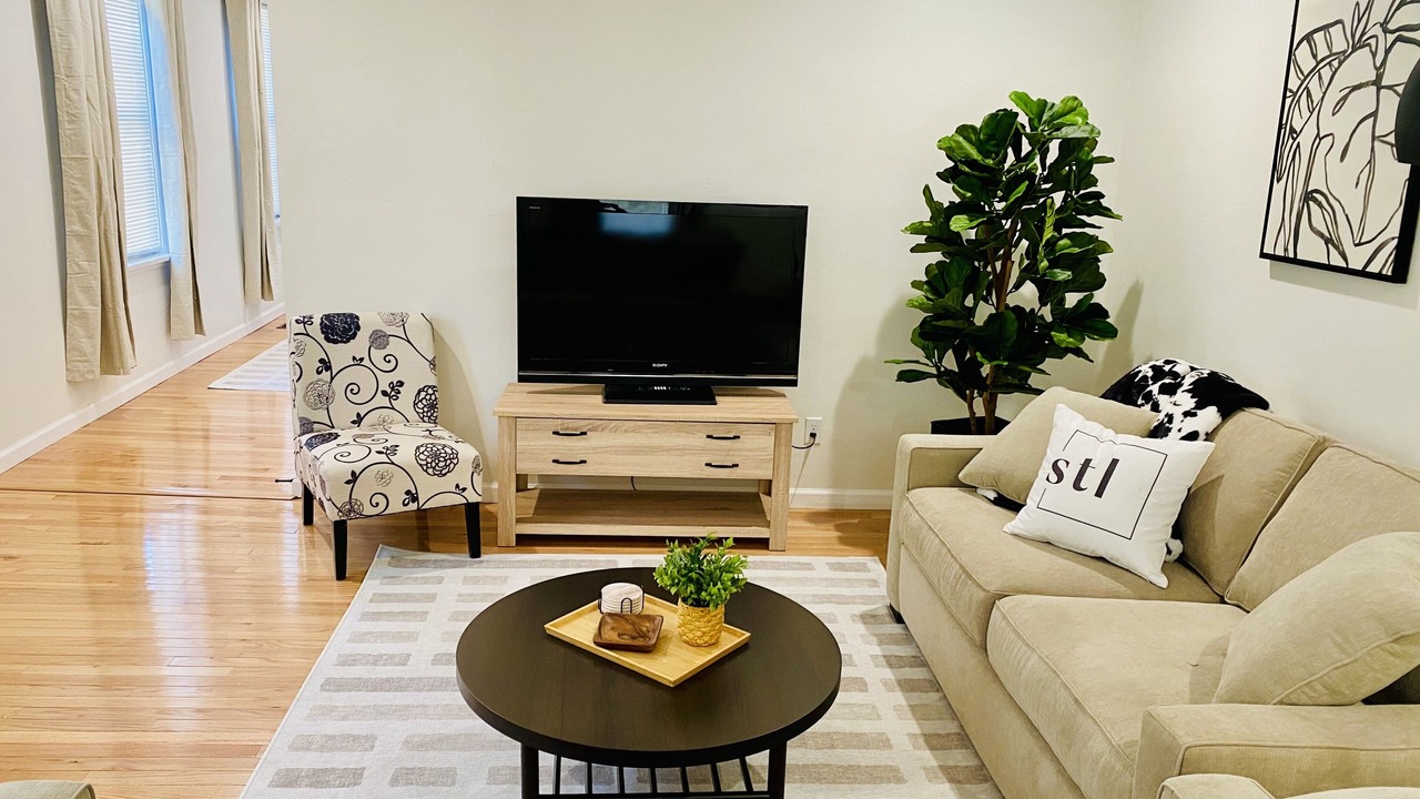 Photo of Livingroom in The Hill
