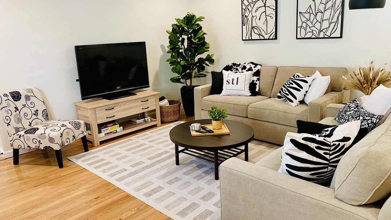 Photo of Livingroom in The Hill