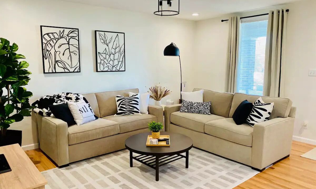 Photo of Livingroom in The Hill